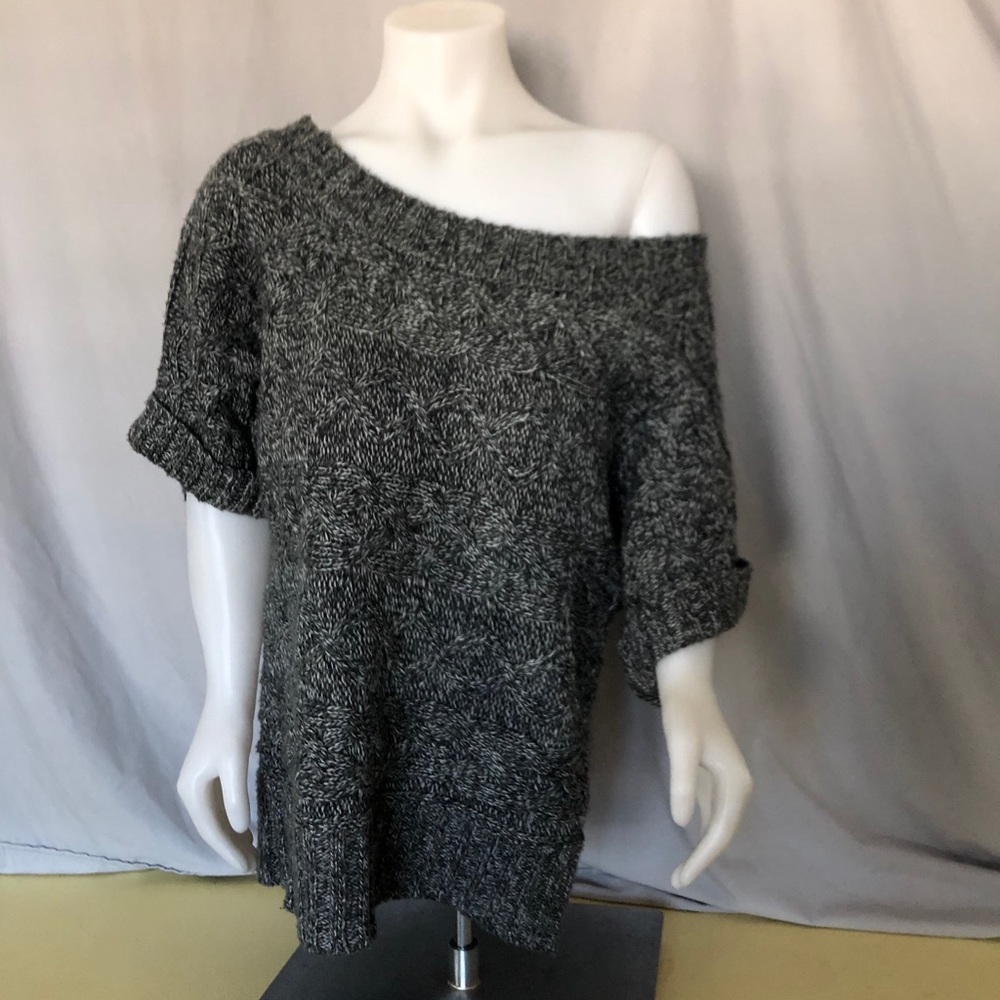 FOREVER 21 KNIT SWEATER